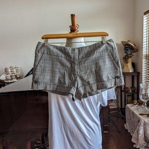 Charlotte Russe plaid shorts    Sz S
